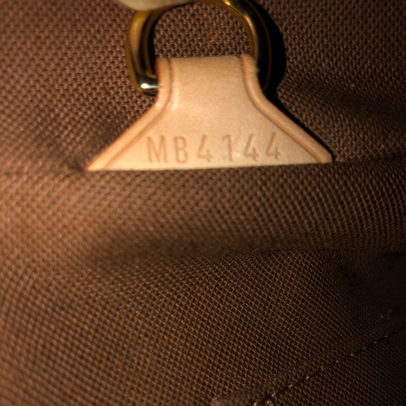 Louis Vuitton Tivola bag w/dust-bag and box - Picture 8 of 8